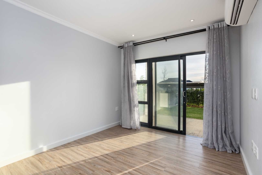 1 Bedroom Property for Sale in Val De Vie Estate Western Cape